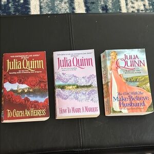 3 Book Set - Julia Quinn Romance Novel Set - To Catch An Heiress